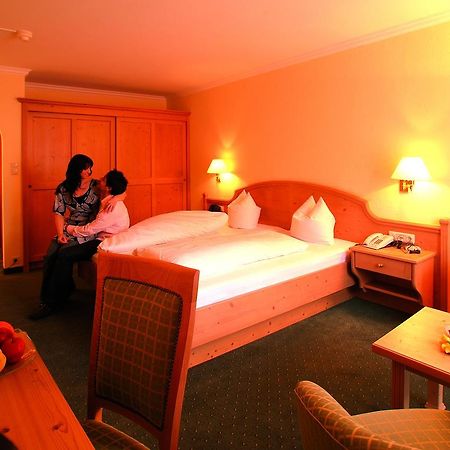Hotel Goldenes Kreuz 坦海姆 外观 照片