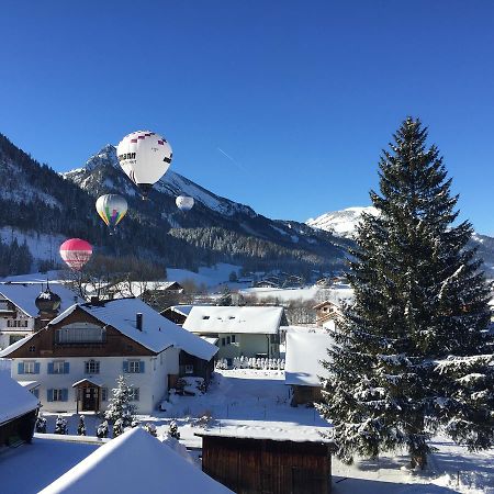 Hotel Goldenes Kreuz 坦海姆 外观 照片