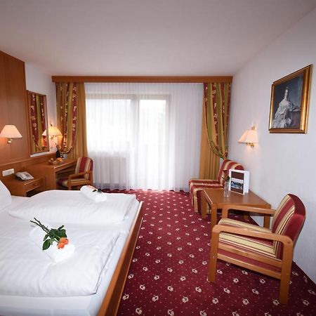 Hotel Goldenes Kreuz 坦海姆 外观 照片