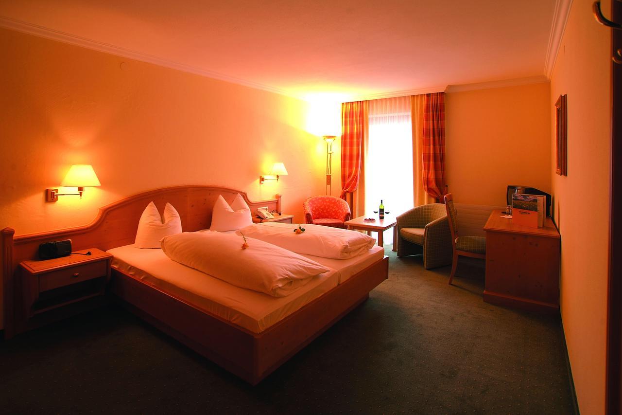 Hotel Goldenes Kreuz 坦海姆 外观 照片