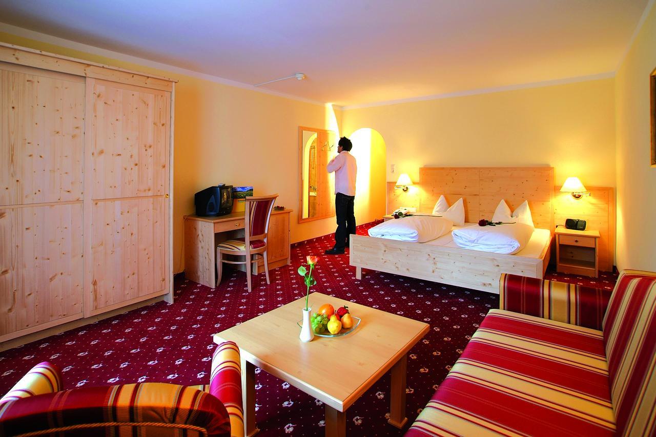 Hotel Goldenes Kreuz 坦海姆 外观 照片