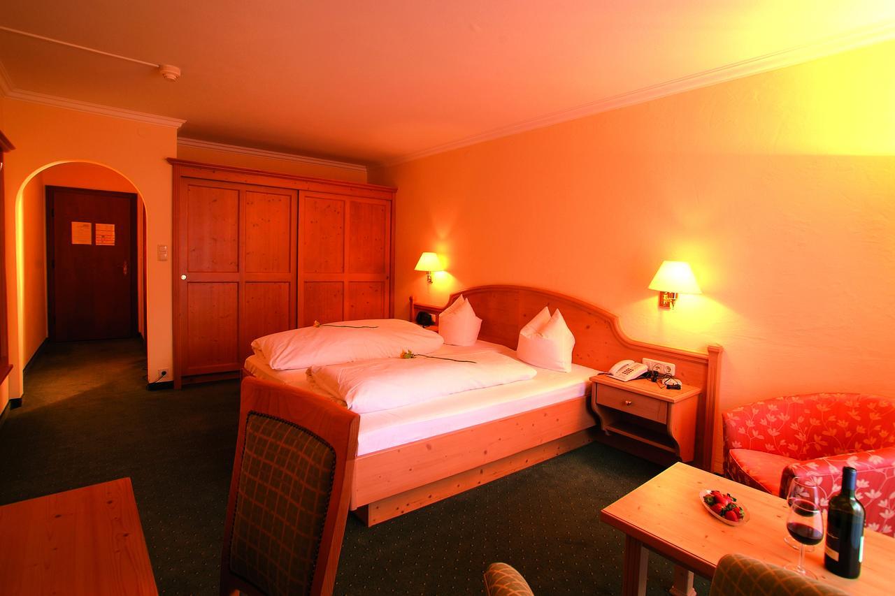 Hotel Goldenes Kreuz 坦海姆 外观 照片
